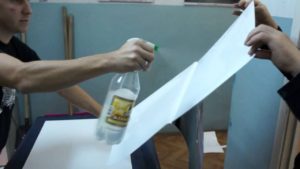 Pasting a refrigerator using the wet method