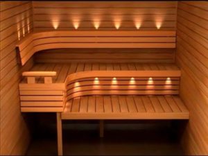 Riiulid saunas.