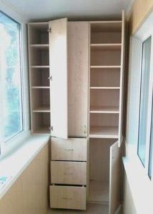 DIY wardrobe for the balcony