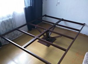 DIY floating bed