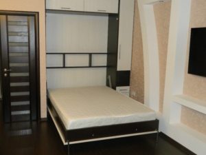 wardrobe-bed measuring 160 cm by 200 cm