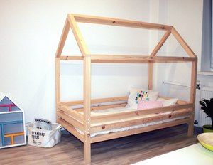 DIY house bed