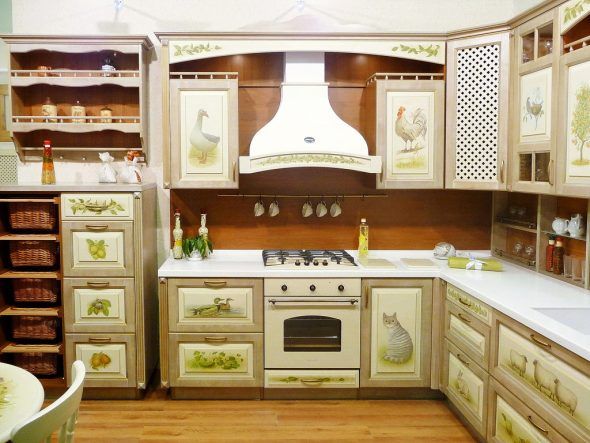 Molding and painting of kitchen units.