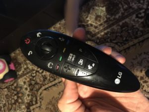 Selecting a remote control according to the TV model