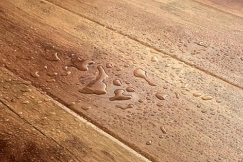 Protecting laminate flooring from water