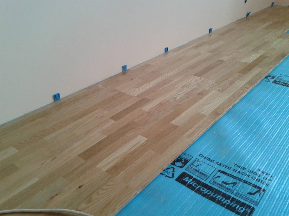 Underlay for laminate