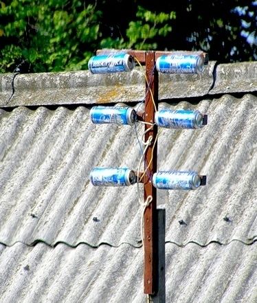 Antenna made from a metal can.