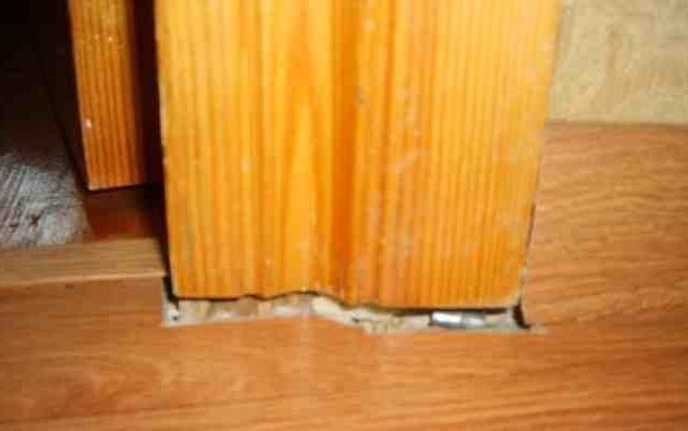 Gaps in laminate flooring.