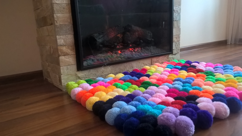 Pompom rug 1