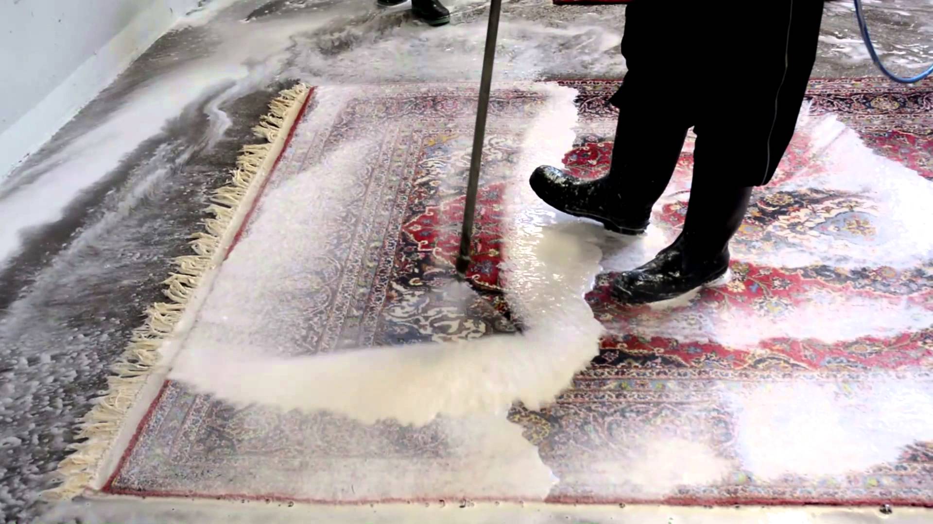 how to wash a carpet at home