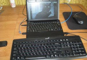 How to connect a keyboard from a laptop to a computer