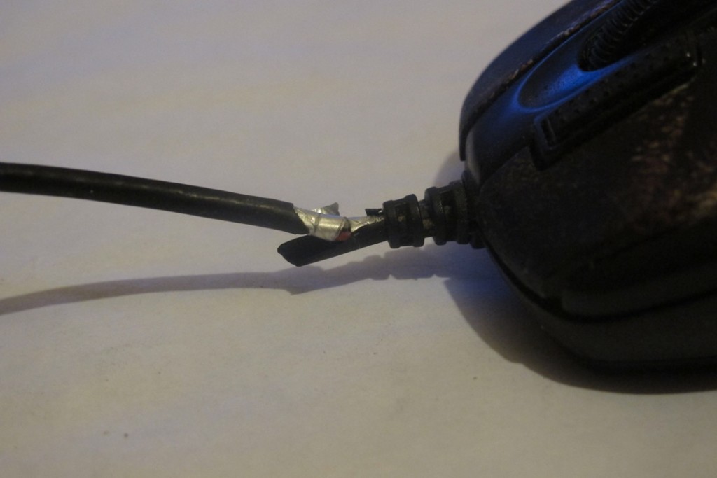 Broken mouse cable.