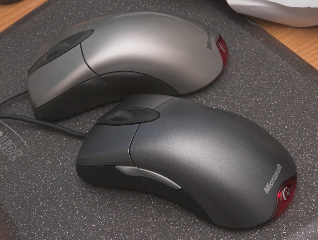 Side mouse buttons.