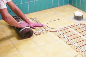 temperature of underfloor heating under tiles 