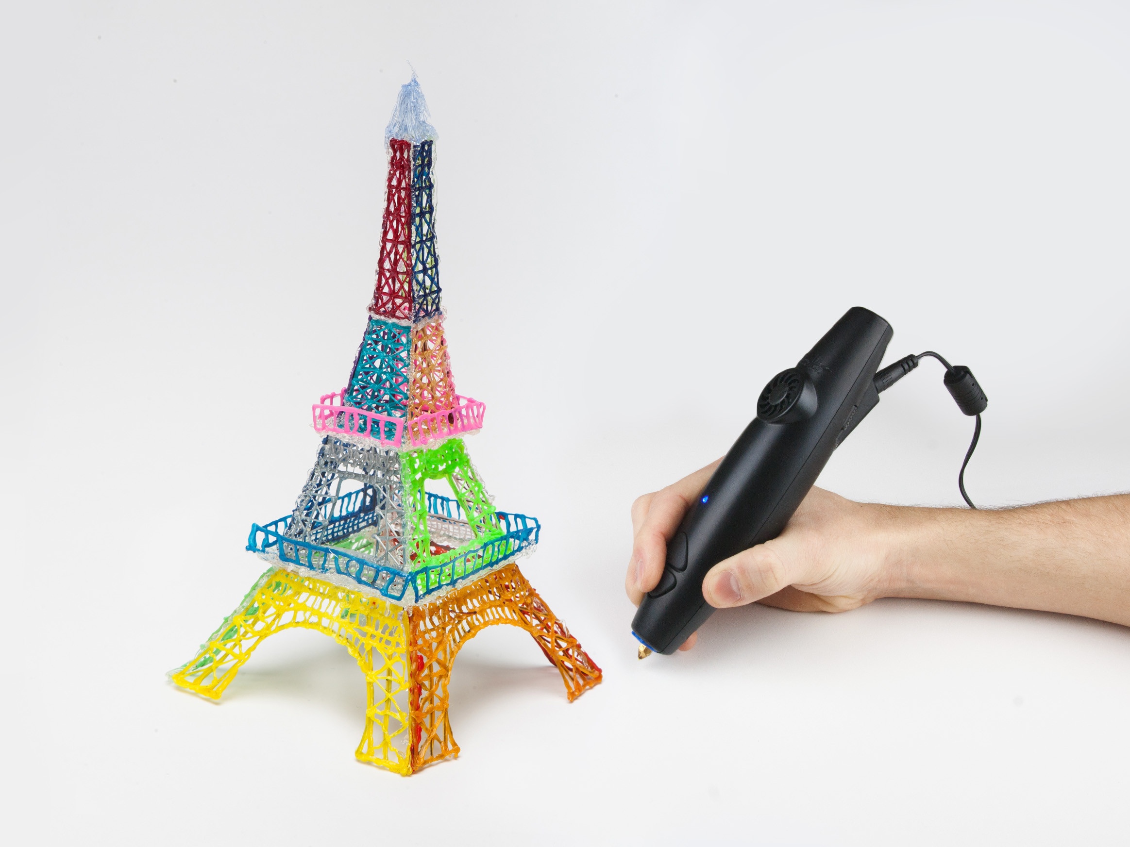 What is the difference between a 3D pen and a 3D printer?