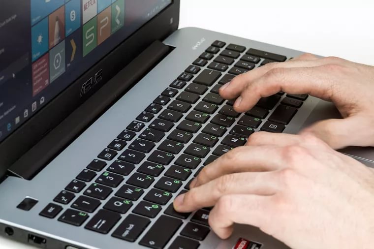 how to lock the keyboard on a laptop