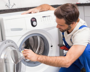 master fixing washing machine