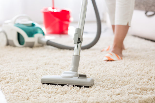 How to dry a carpet with a vacuum cleaner