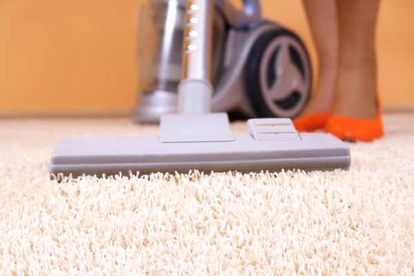 How to dry a carpet with a vacuum cleaner