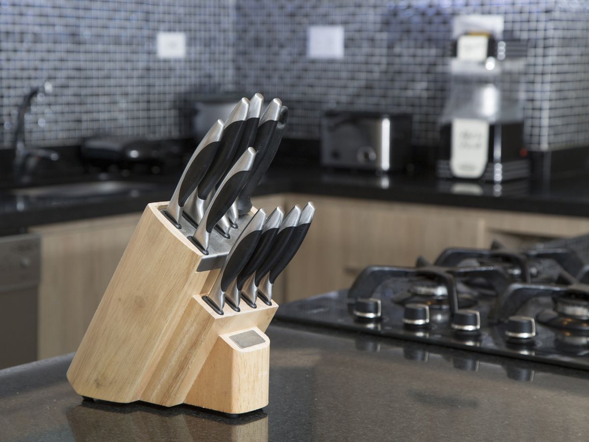 Set of kitchen knives