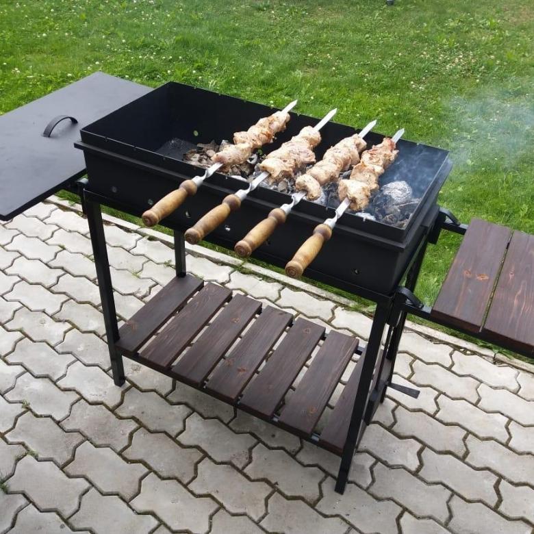 Metallist grill.