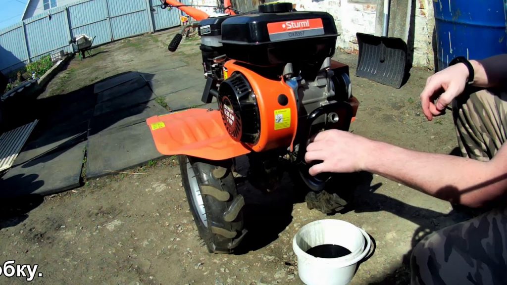 cómo drenar el aceite de un motobloque