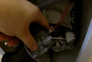 How to change the pump in a washing machine Indesit - 6