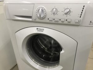 Ariston Hotpointi pesumasin ei lülitu sisse