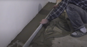 Instructions - How to level a floor screed - step 4