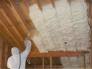 Insulation of the attic with polyurethane foam